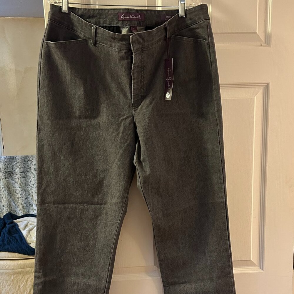 Ladies NWT Gloria Vanderbilt dark grey trouser jeans, straight leg
